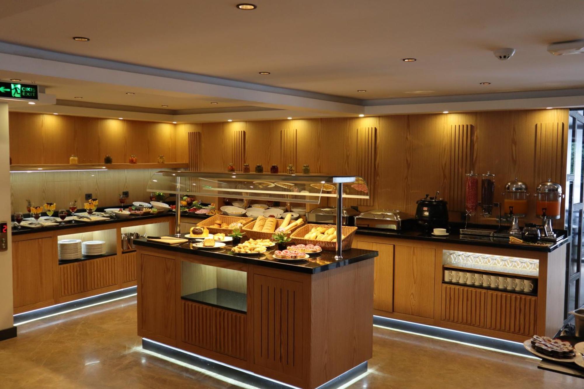 Days Inn By Wyndham Istanbul Arnavutkoy エクステリア 写真